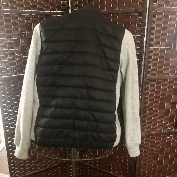 ROOTS spring / fall jacket, new condition, comfy - Picture 2 of 7